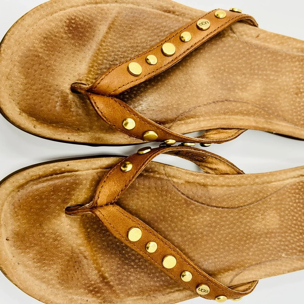 UGG Women's Lyndi Chestnut with gold studs leather thong sandals size 7 - Picture 6 of 12